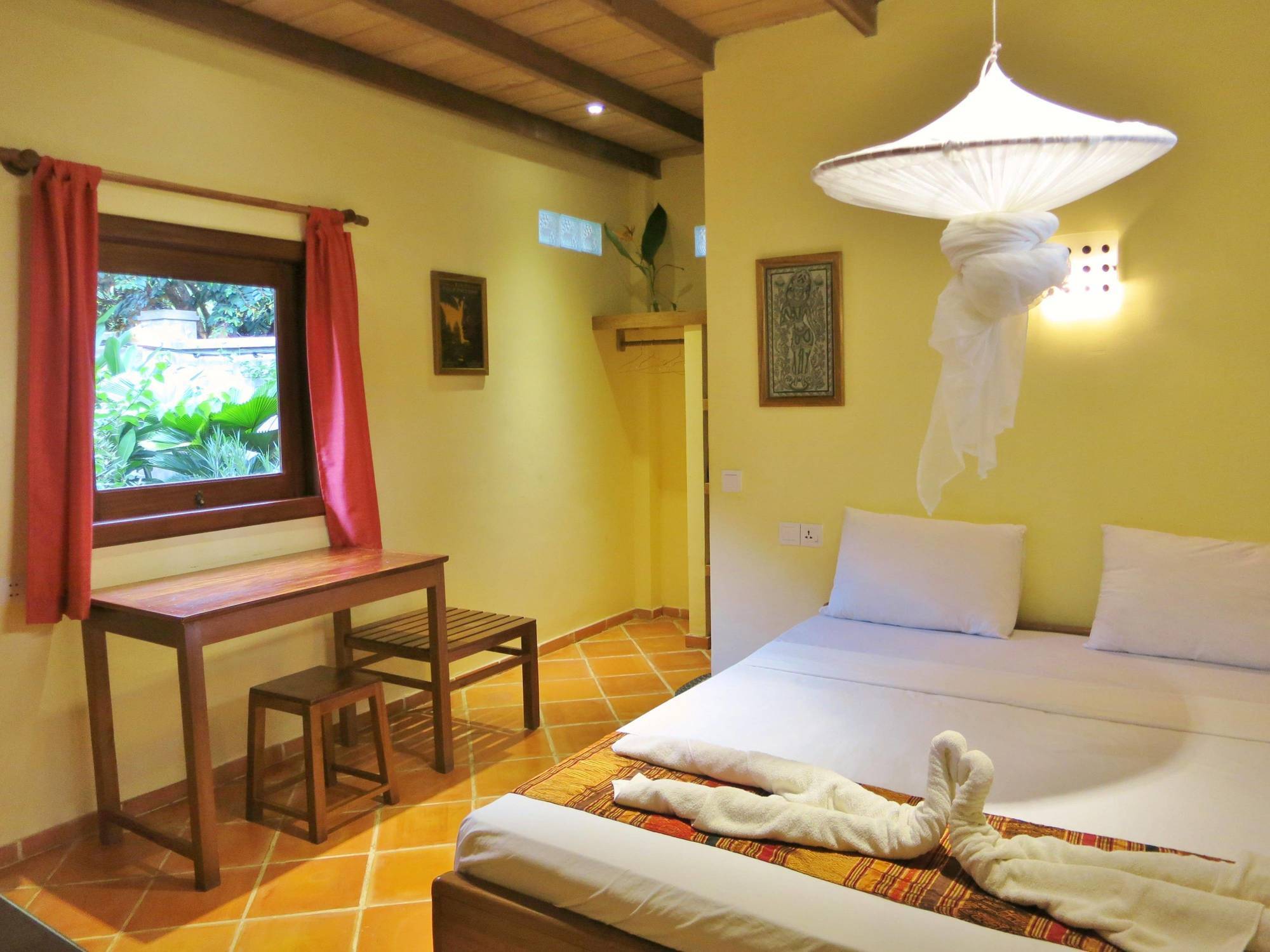 Botanica Hotel Kep Luaran gambar