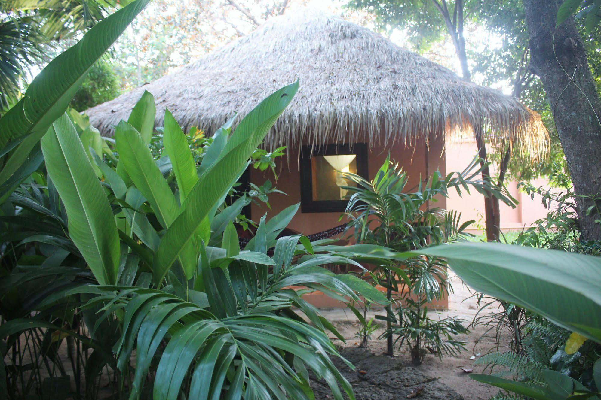 Botanica Hotel Kep Luaran gambar