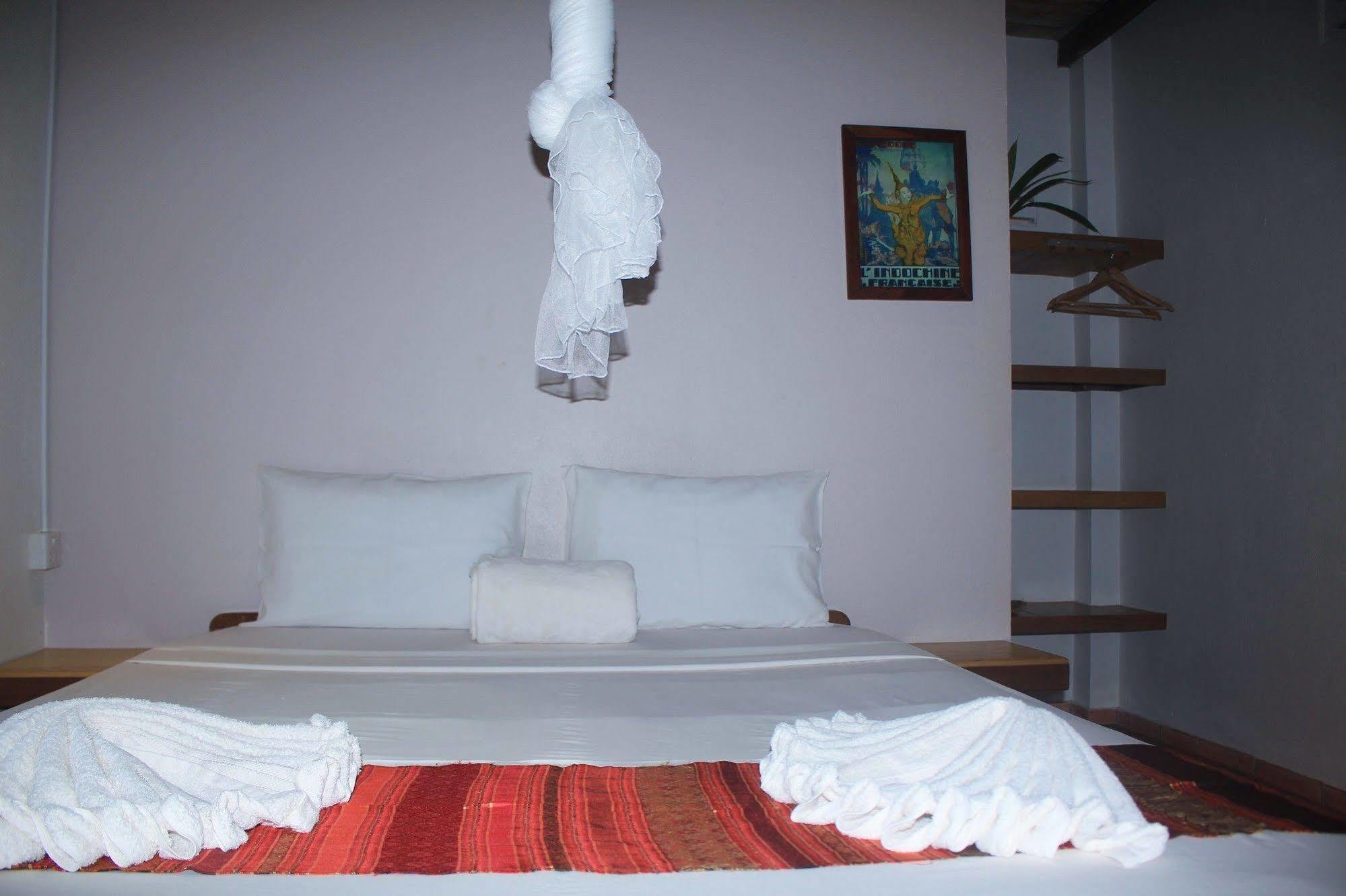 Botanica Hotel Kep Luaran gambar