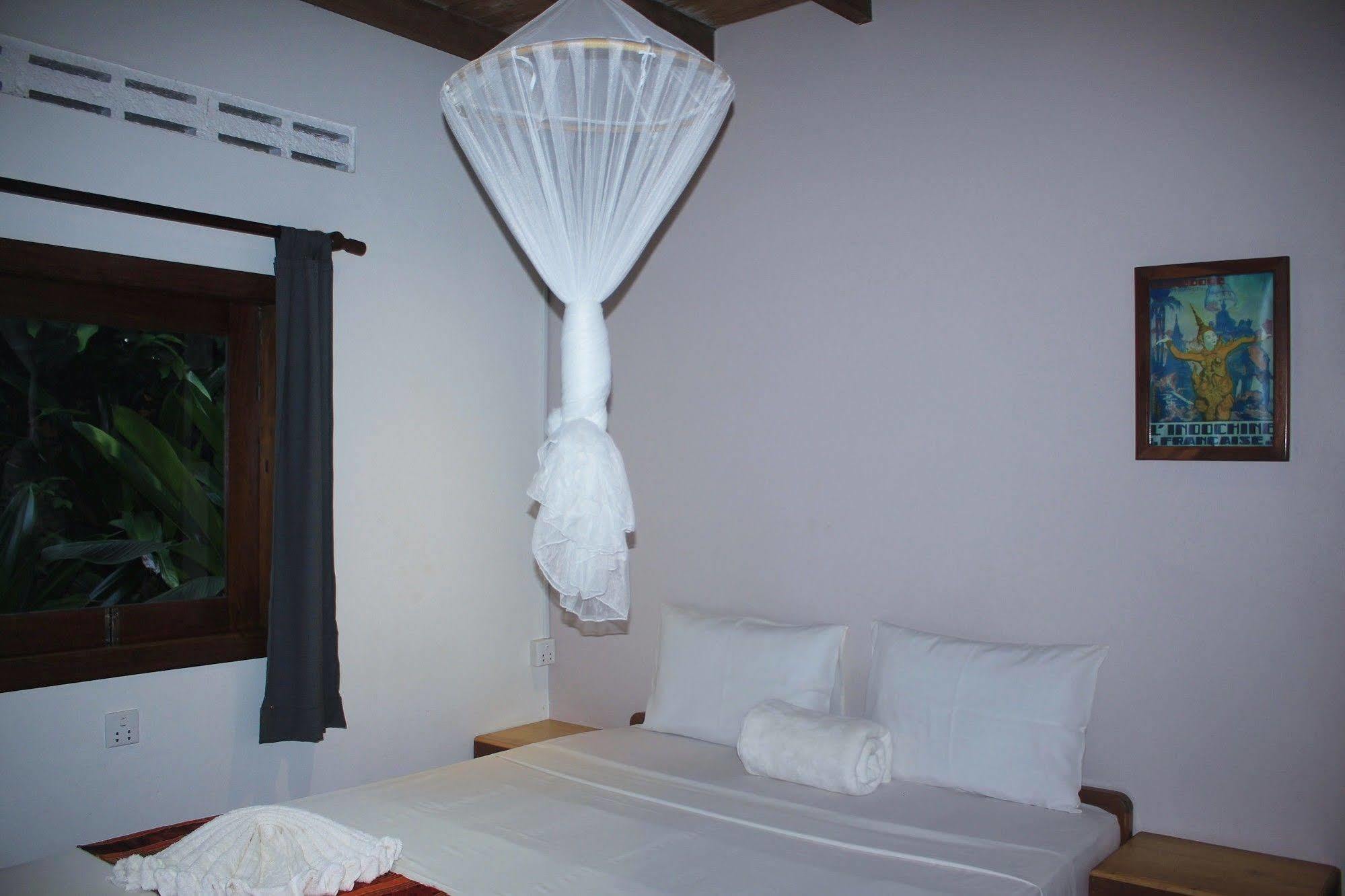 Botanica Hotel Kep Luaran gambar