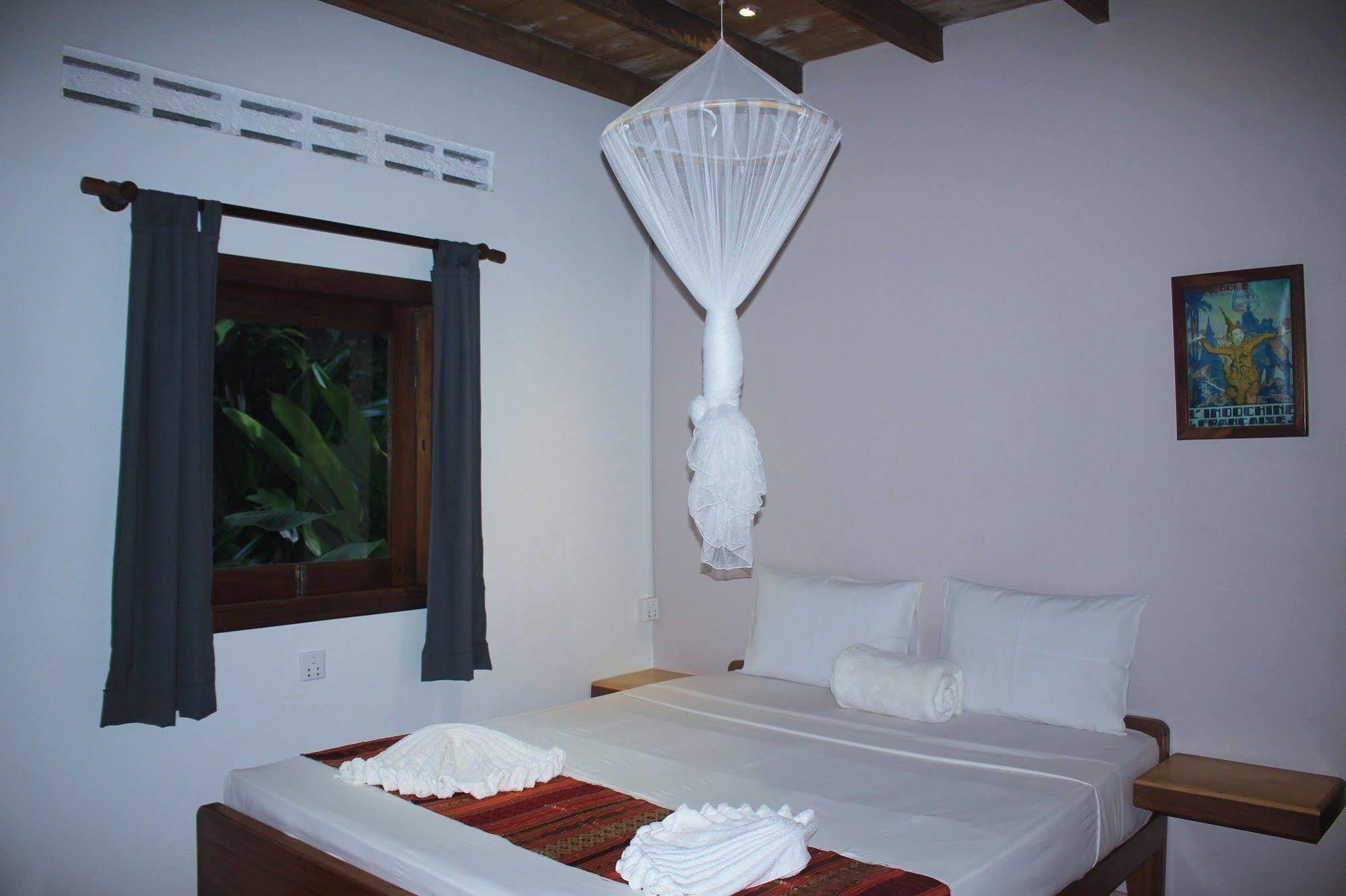 Botanica Hotel Kep Luaran gambar