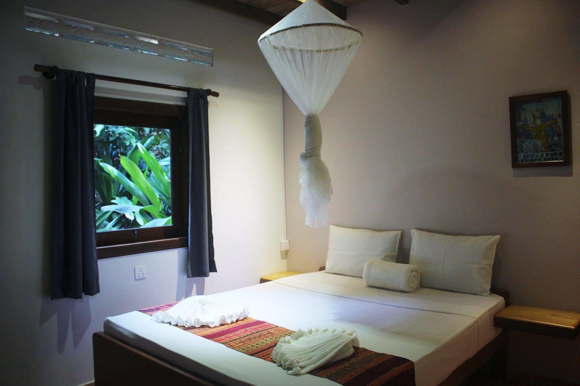 Botanica Hotel Kep Luaran gambar