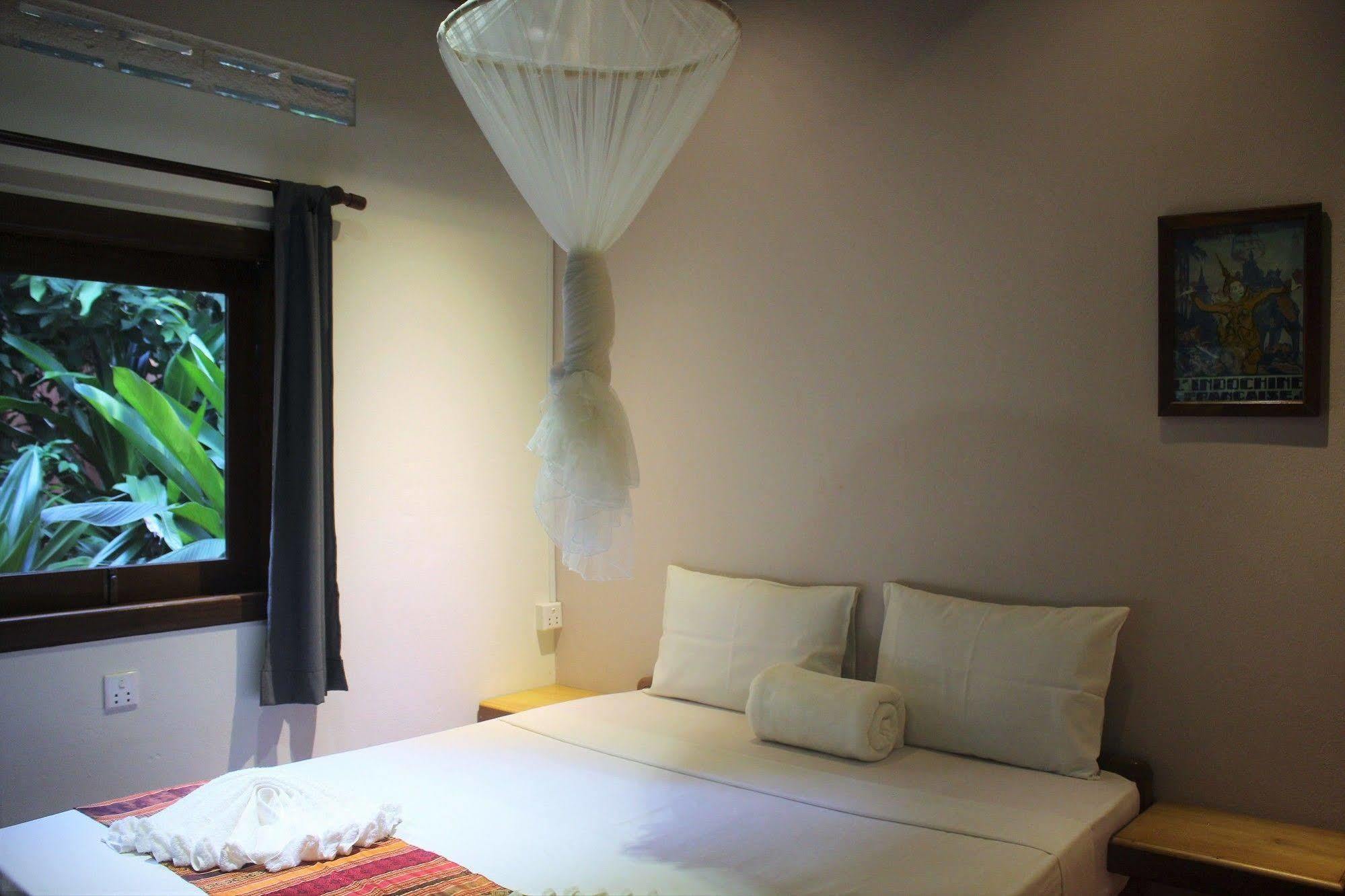 Botanica Hotel Kep Luaran gambar