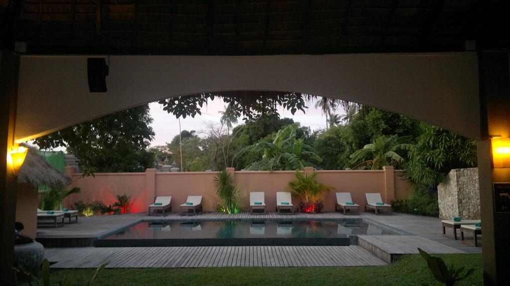 Botanica Hotel Kep Luaran gambar
